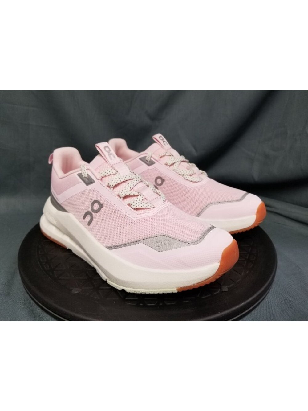 On Running Cloudnova Youth Mesh White Pink Size 3.5 NEW  NO BOX!